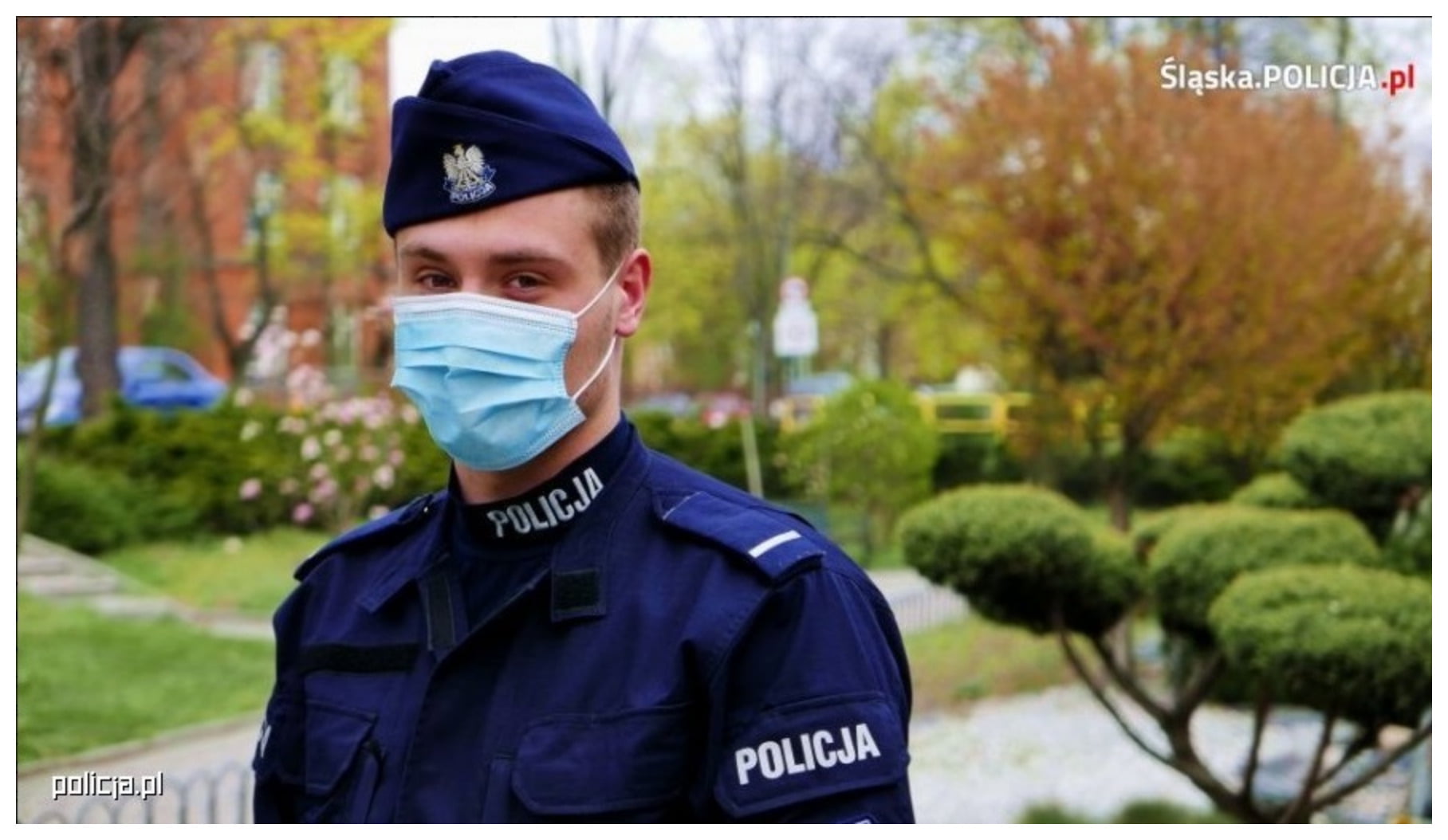2020-04-16 KGP Od dziś obowiązkowo zakrywamy usta i nos w miejscach ogólnodostępnych Komenda Powiatowa Policji w[...]