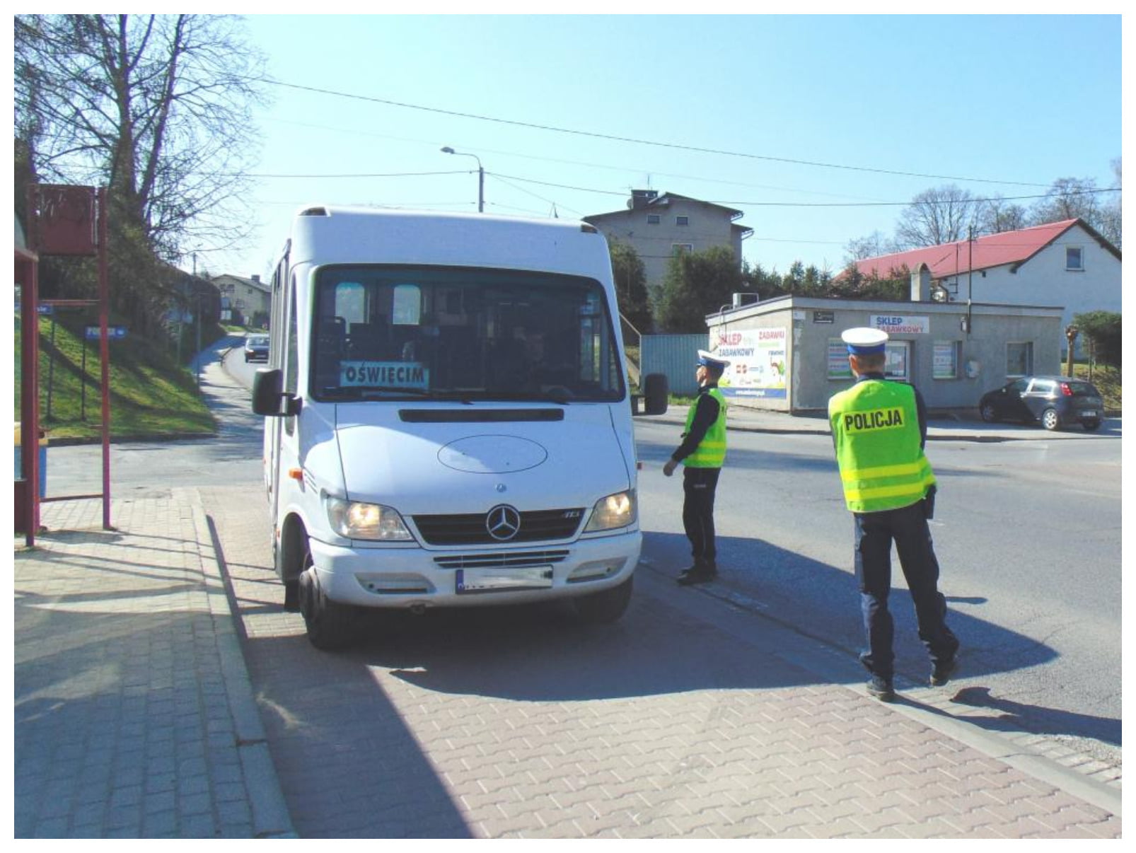 2020-04-16 Powiat oświęcimski Kierowcy autobusów i pasażerowie stosują się do obowiązujących przepisów Komenda P[...]