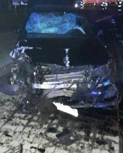 KPP Oświęcim. Mercedes po kolizji w Bielanach 10.11 (2)