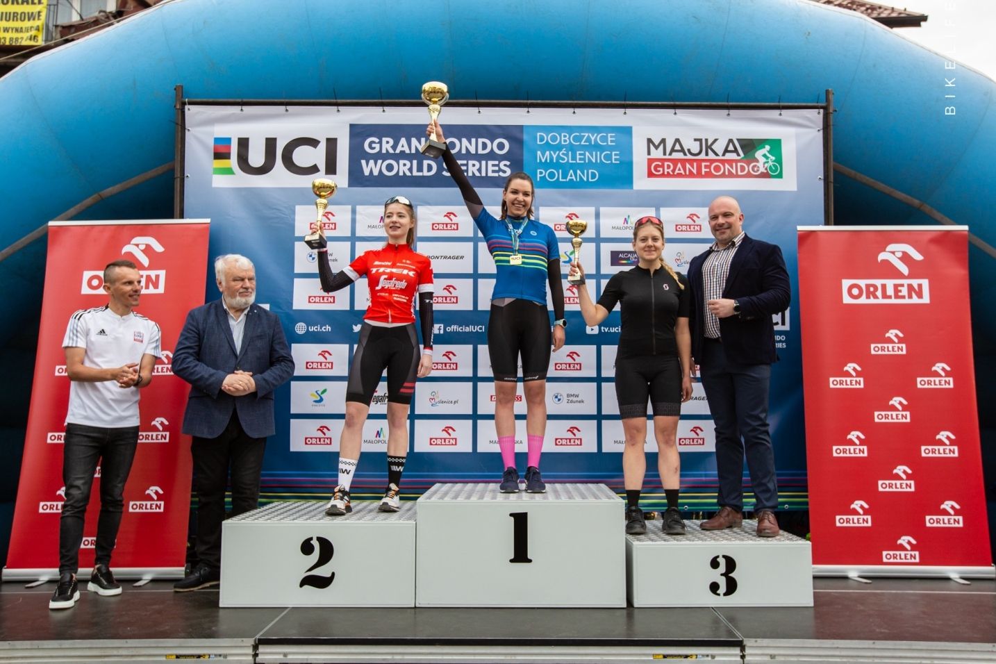 Majka UCI Gran Fondo- Podpatrzeć wybitnego sportowca bezcenne malopolska pl sportowo info oswiecim podium kobiety
