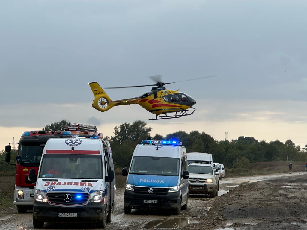 KPP Oświęcim. Wypadek na budowie służby ratunkowe